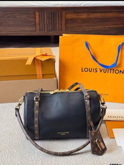 LV
Express PM
Master quality
26 cm with box
220 dhs💛

Zain95
♥️♥️♥️