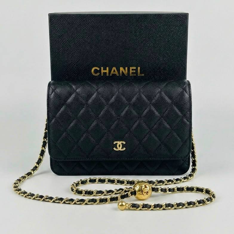 Chanel
Caviar 
High quality 
With box 
90 dhs✅

Zain136
♥️♥️♥️