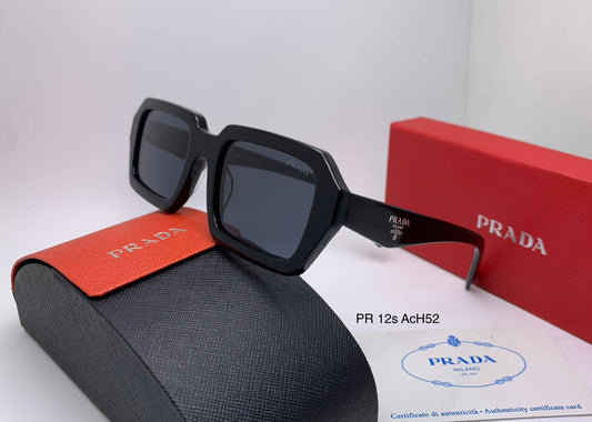 Prada
Master quality 
180 dhs🌺

Zain126
♥️♥️♥️