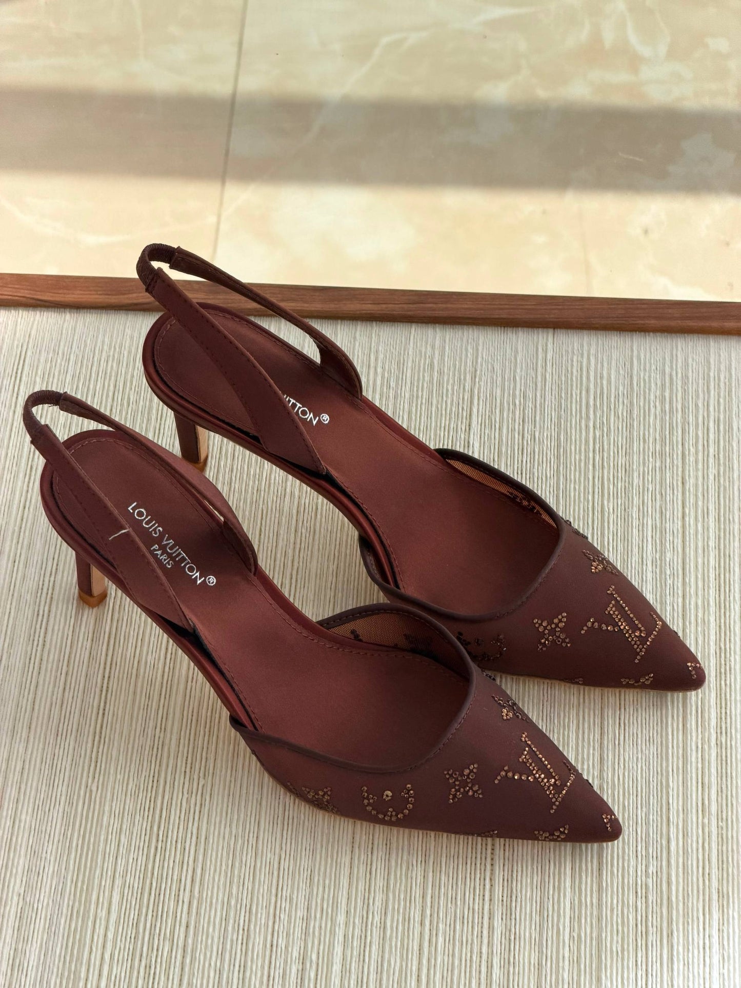 LV
QUALITY:SUPER MASTER 😍💥
SIZE:36 TO 41🥰
450 dhs🇦🇪🇦🇪

Zain319
♥️♥️♥️