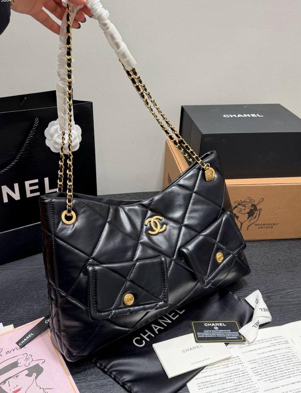 CHANEL NEW CAME 
HIGH QUALITY 
110 dhs🇦🇪🇦🇪
Size:38cm

Zain295
♥️♥️♥️