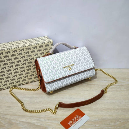 Fendi - Prada - CH - YSL - MK
100 dhs🇦🇪🇦🇪
with box
size 22cm

Zain26
♥️♥️♥️