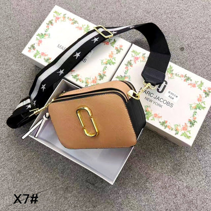 Marc Jacobs
85 dhs💓
with box

Zain26
♥️♥️♥️