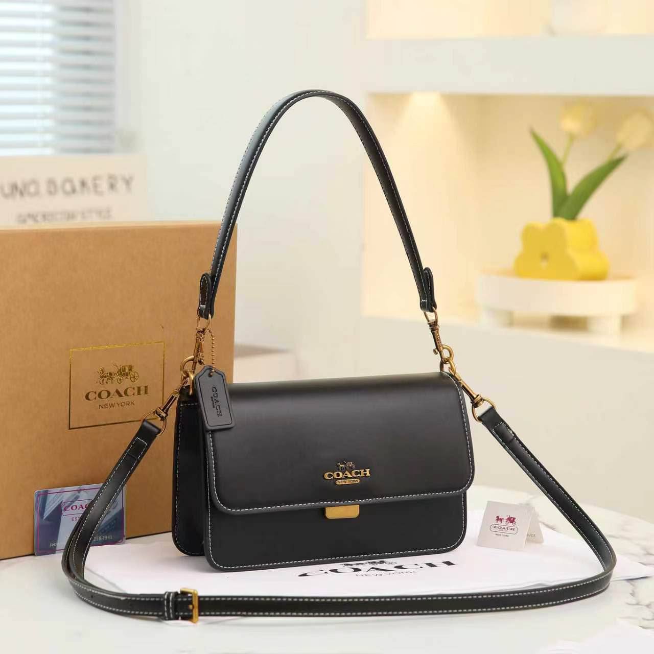 Coach

Best quality

With box’s

110 dhs🇦🇪🇦🇪🇦🇪

size 24cm

Zain158
♥️♥️♥️