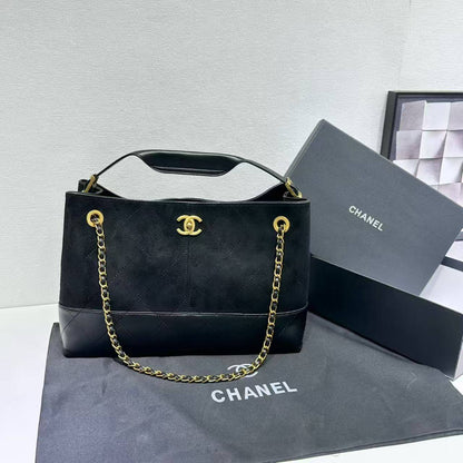 Chanel  
100 dhs❣️
with box 📦 

Good quality 

Zain253
♥️♥️♥️