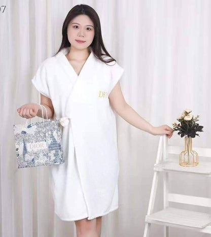 New collections                                             
Towel

good  quality  ✅

Sizes: free size

115 dhs🇦🇪🇦🇪

Zain231
♥️♥️♥️
