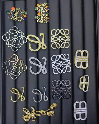 55 dhs🪙🌨️ 

BROOCH 

WITH BOX AND PAPER BAG
🎁🎁🎁

Zain89
♥️♥️♥️