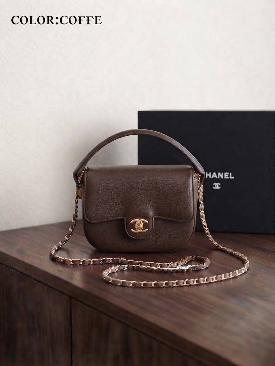 Chanel ᴍɪɴɪ ғʟᴀᴘ ʙᴀɢ

ɢᴏʟᴅʜᴀʀᴅᴡᴀʀᴇ./ ʟᴏɴɢ sʟɪɴɢ

ᴡɪᴛʜ ʙᴏx

ʟᴇᴀᴛʜᴇʀ
sɪᴢᴇ:20ᴄᴍ
110 dhs🇦🇪🇦🇪

Zain56
♥️♥️♥️