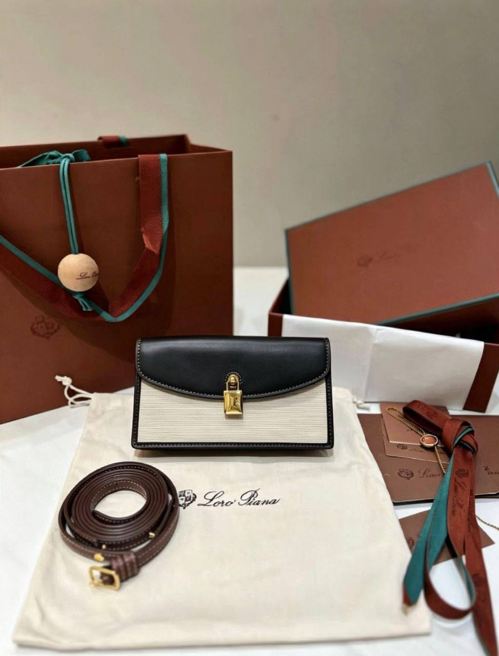 Loro Piana
95 dhs✅
Good-quality 

with box
🎁🎁🎁

Zain35
♥️♥️♥️