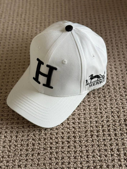 GUCCI - Hermes - Burberry
*Unisex cap 🧢* 
*Master quality* 
180 dhs🇦🇪

Zain179
♥️♥️♥️