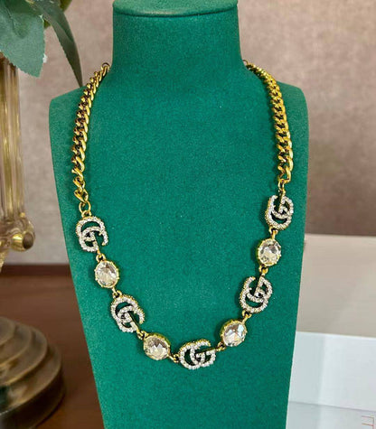 Necklace❤️‍🔥*
good quality 💯
With normal boxes 📦 
And paper bag 🛍️
35 dhs❣️

Zain216
♥️♥️♥️