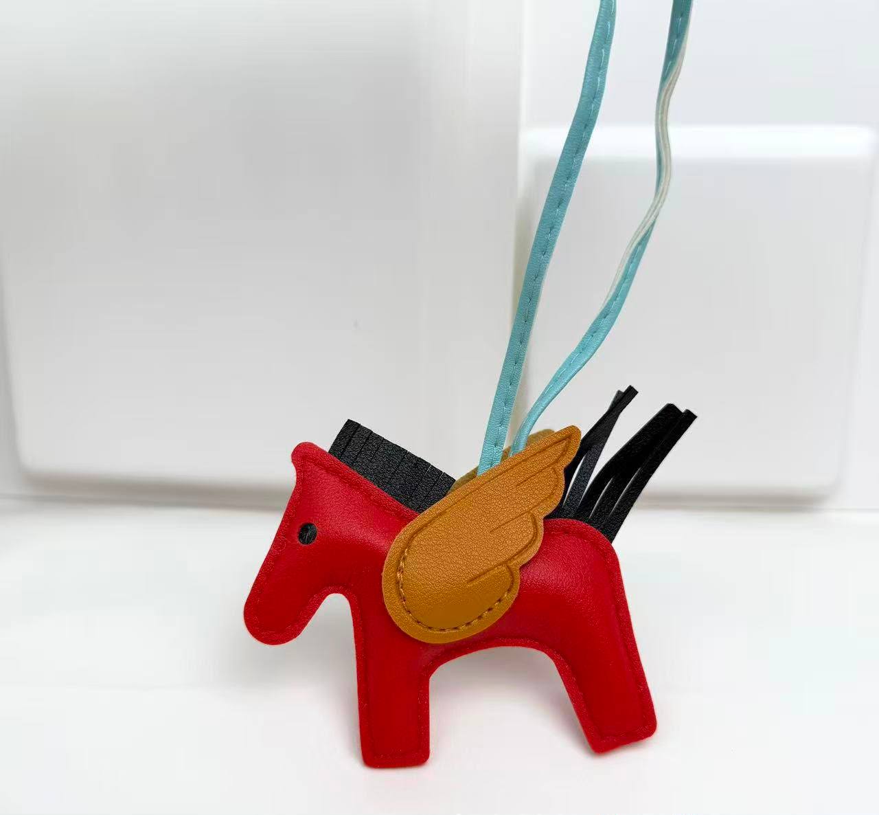 Hermes Horse Bag Charm 🔥
15 dhs✅

Zain243
♥️♥️♥️