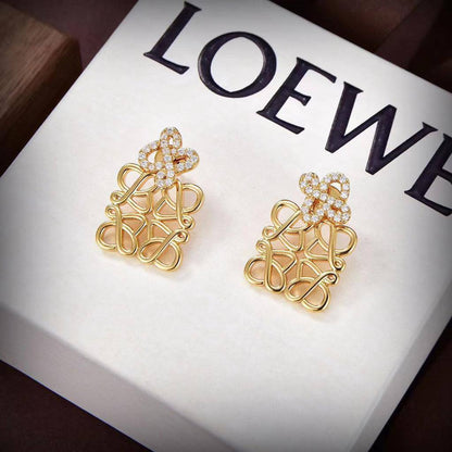 EARRING 
MASTER💫✨
55 DHS✅
WITH BOX AND PAPER BAG🛍️🎁

Zain89
♥️♥️♥️