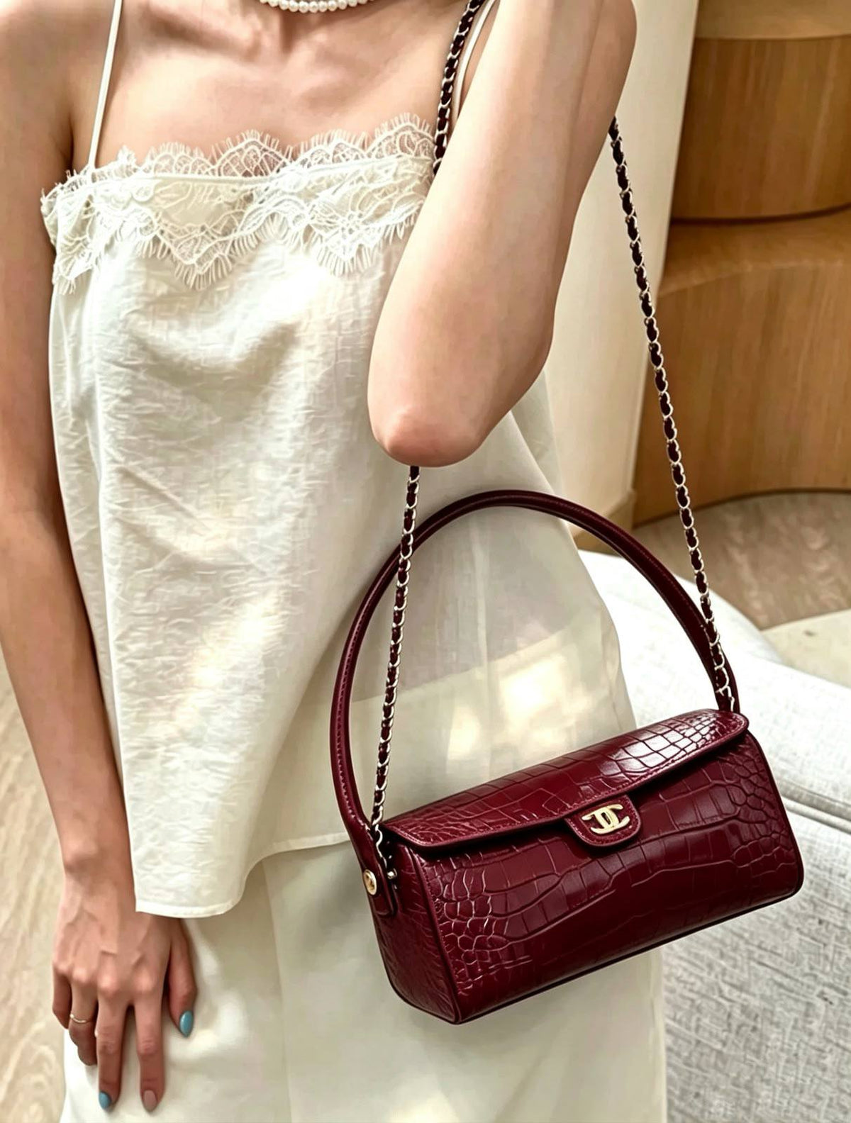 CHANEL 

NEW DESIGN 
GOOD QUALITY 
110 dhs🇦🇪🇦🇪

Zain39
♥️♥️♥️