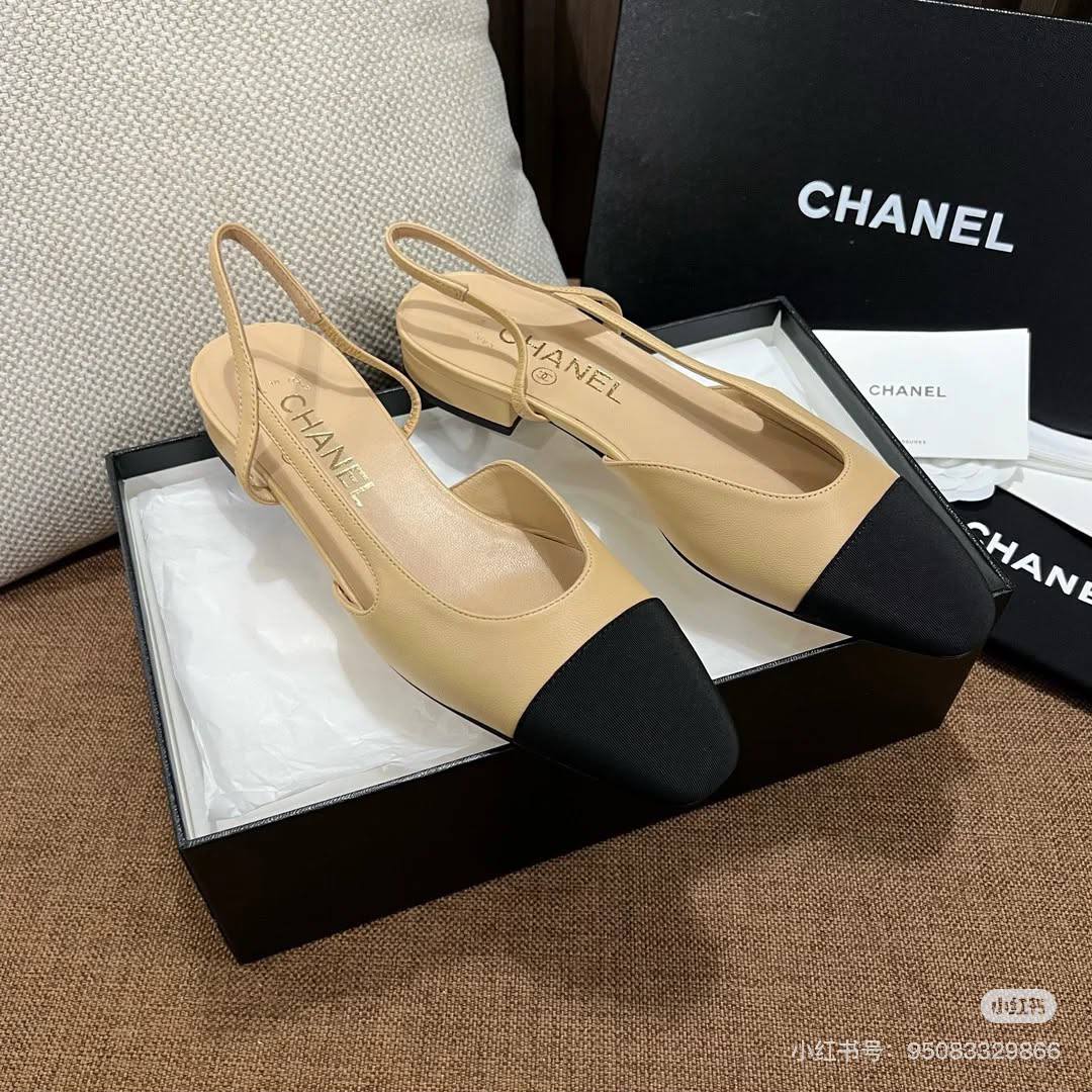 Chanel

120 dhs
36-41

Zain145
♥️♥️♥️