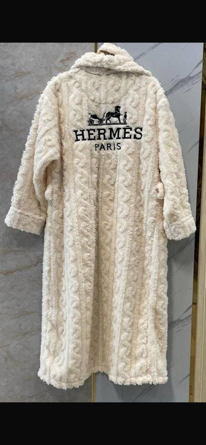 Towel 
230 dhs✅
Size free

Zain231
♥️♥️♥️