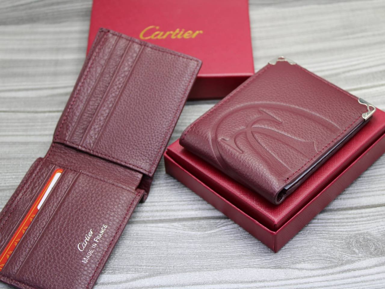 CARTIER WALLET MEN

50 dhs✅

Zain58
♥️♥️♥️