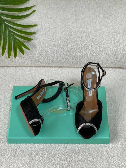 AQUAZZURA
SuperMaster Quality 💯
450 dhs🪙🌨️
Size: 36-41💥

Zain171
♥️♥️♥️