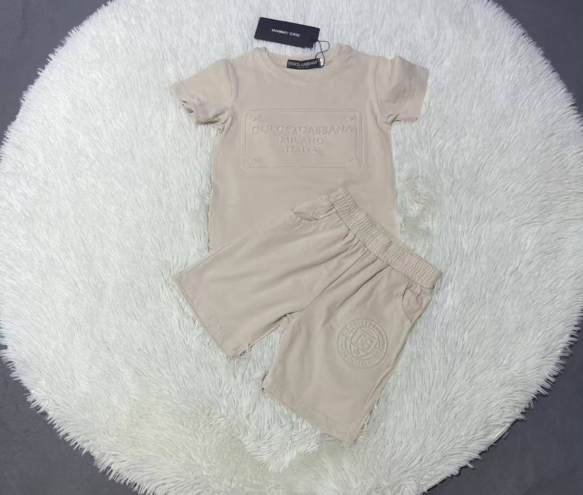Fendi
Loewe
Dior
Gucci
D&G 


3-6m，6-12m，12-18m，2-3y，3-4y，4-5y，5-6y，7-8y，9-10y，11-12y。

110 aed

Zain151
♥️♥️♥️