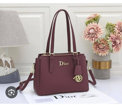 DIOR 
GOOD quality 
115 dhs✅

Zain200
♥️♥️♥️