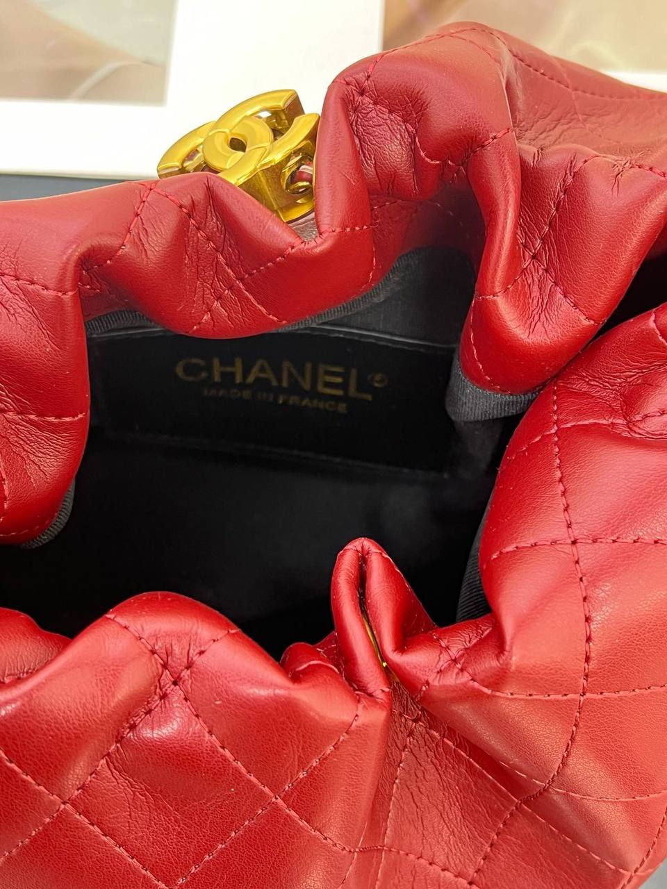 CHANEL ʜᴏʙᴏ ʙᴀɢ
ᴄᴀʟғsᴋɪɴ ʟᴇᴀᴛʜᴇʀ ᴍᴀᴛᴇʀɪᴀʟ
ɢᴏʟᴅ ʜᴀʀᴅᴡᴀʀᴇ
sɪᴢᴇ : 29 cm

75 dhs💓

Zain31
♥️♥️♥️