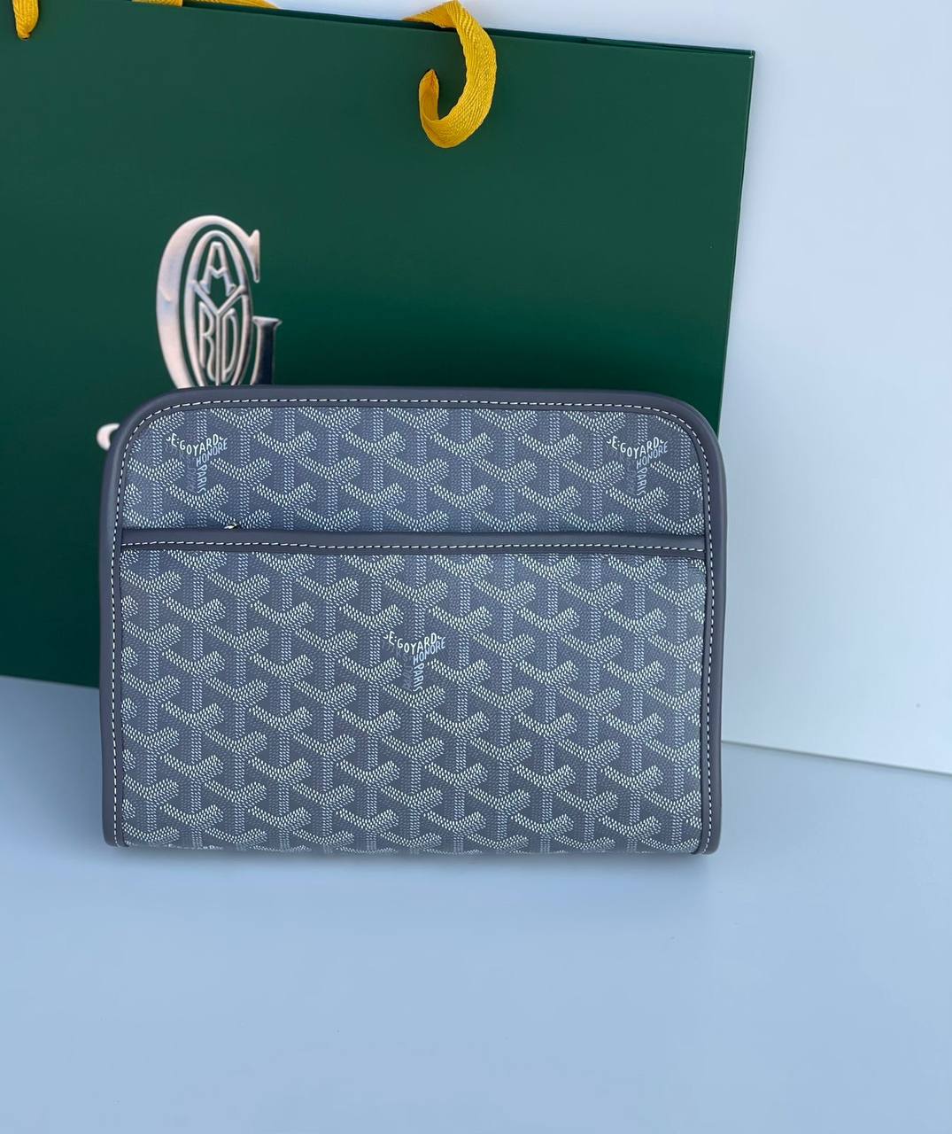 GOYARD
*Clutch bag* 
*Master quality* 

400 dhs🪙🌨️

Zain179
♥️♥️♥️
