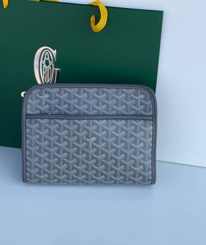 GOYARD
*Clutch bag* 
*Master quality* 

400 dhs🪙🌨️

Zain179
♥️♥️♥️
