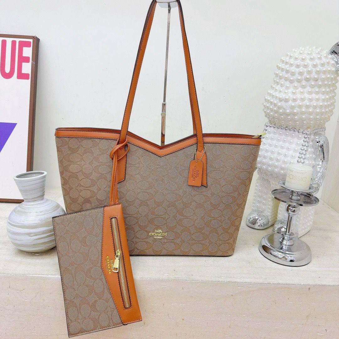 Coach ᴛᴏᴛᴇʙᴀɢ
ᴢɪᴘᴘᴇʀ ᴛʏᴘᴇ
sɪᴢᴇ : 47 x 14 x 27 cm

75 dhs🪙💕

Zain31
♥️♥️♥️