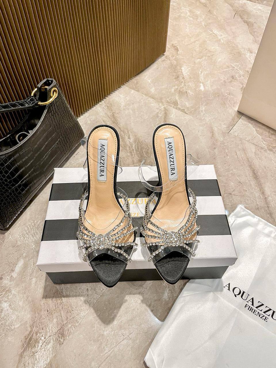 Gucci - Valentino - Aquazzura
Size 36-41 
120 dhs✅

Zain132
♥️♥️♥️