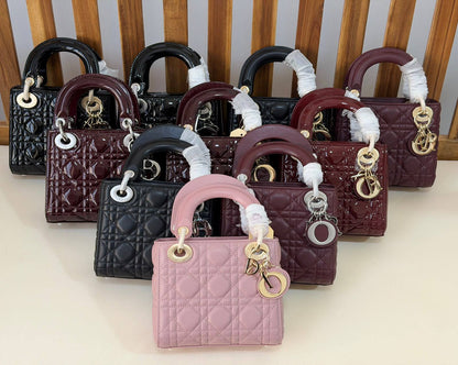 DIOR 💫
Super Master Quality ⚡️
Original Packing 🎁
17cm

For Price 👇 WhatsApp✅
0568585901 
0507557372
0552275751 Owner Zain 👌

Zain321
♥️♥️♥️