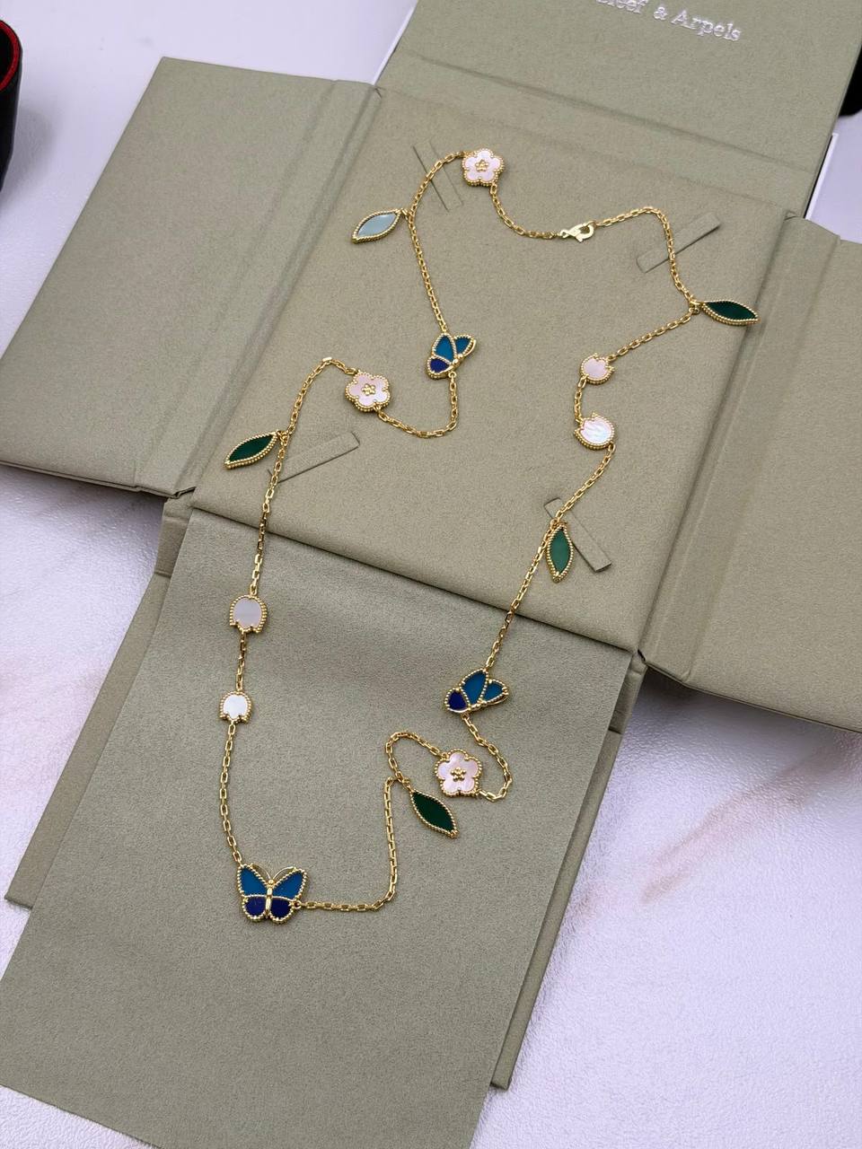 VCA
Lucky Spring Necklace 
↗️ *# Super Master Quality ®️*
*240 dhs🇦🇪🇦🇪* with *Normal* Box & Bag
*325 dhs🇦🇪🇦🇪* with *Orignal* Packaging 🎁💝

Zain209
♥️♥️♥️