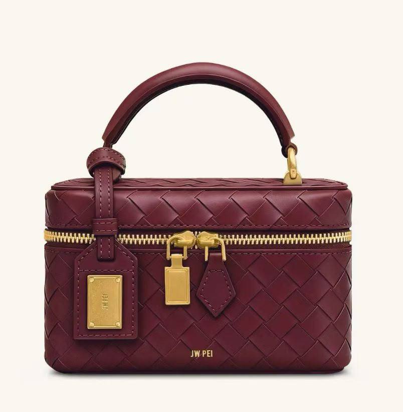 JW PEI
120 dhs✅
High-quality with box

Zain35
♥️♥️♥️