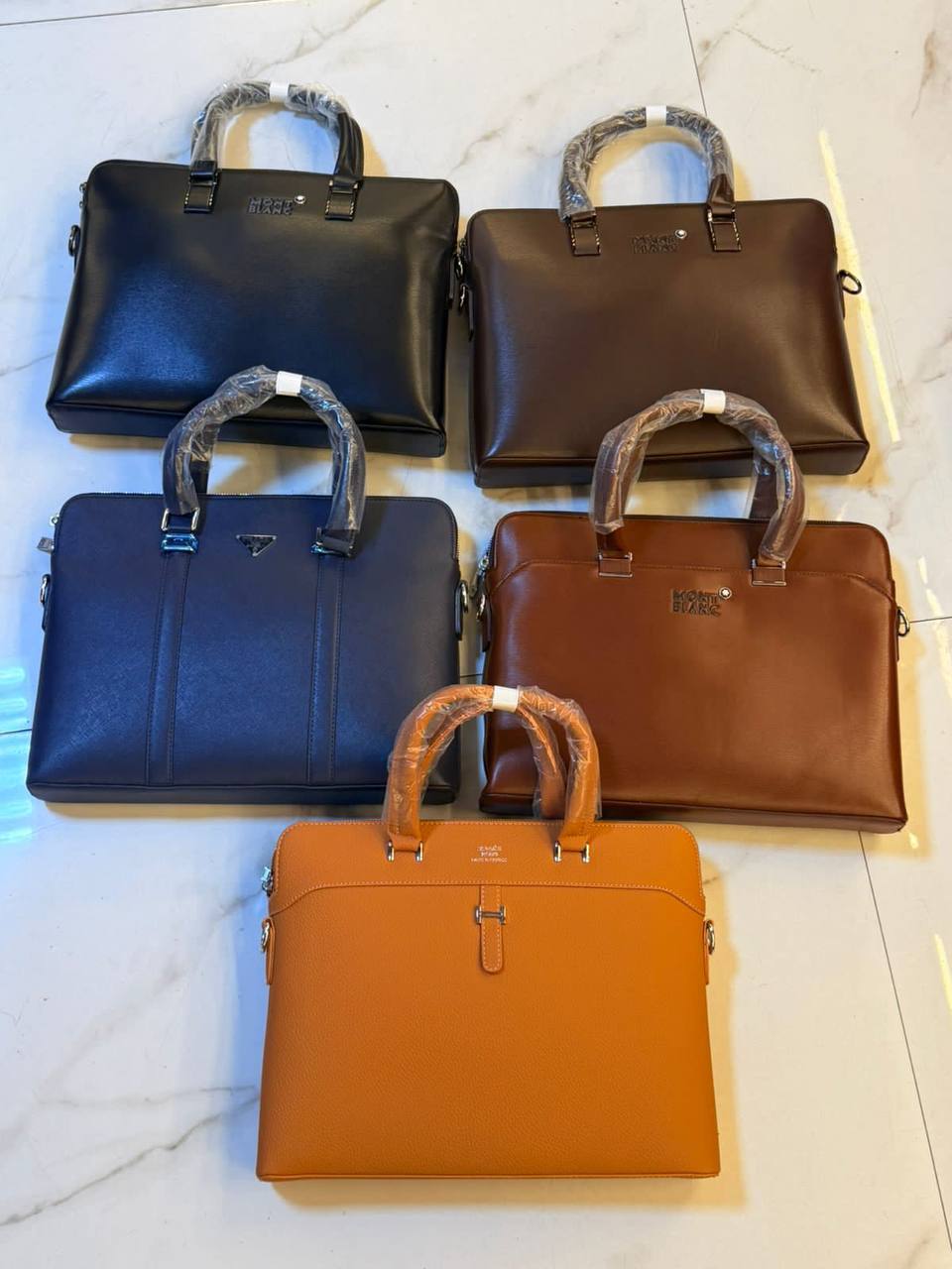LAPTOP 💻 bags
110 dhs✅
Size 38cm

Zain200
♥️♥️♥️