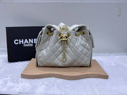 Chanel

With box 
🎁🎁🎁

110 dhs🪙🌺

Zain114
♥️♥️♥️