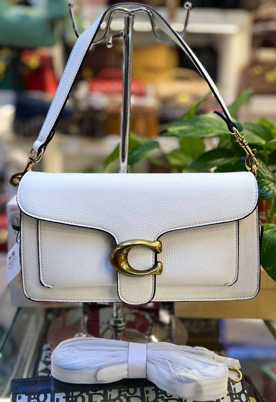 Coach
95 dhs🪙💕

with box 🗃️

Zain269
♥️♥️♥️