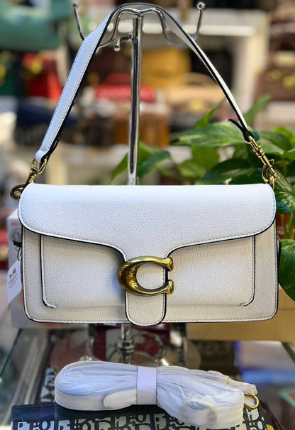 Coach
95 dhs🪙💕

with box 🗃️

Zain269
♥️♥️♥️