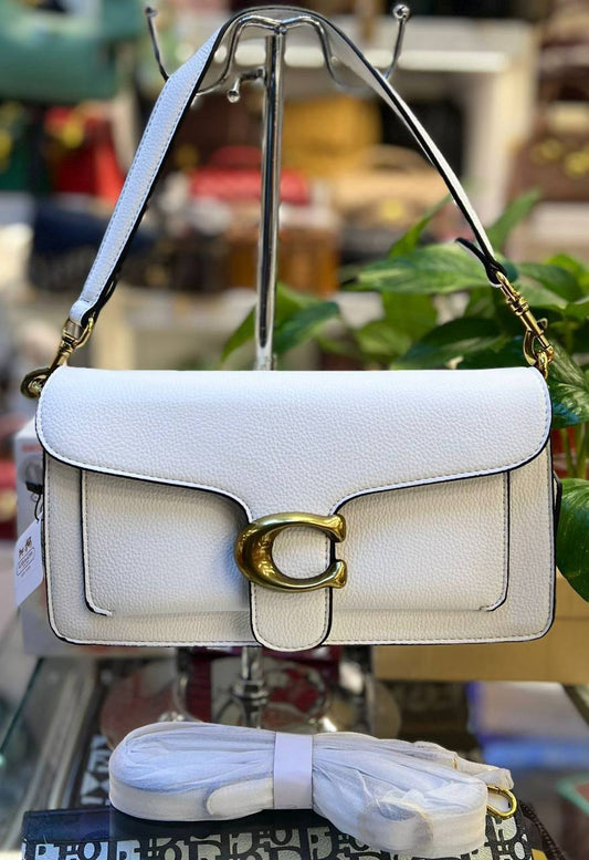 Coach
95 dhs🪙💕

with box 🗃️

Zain269
♥️♥️♥️