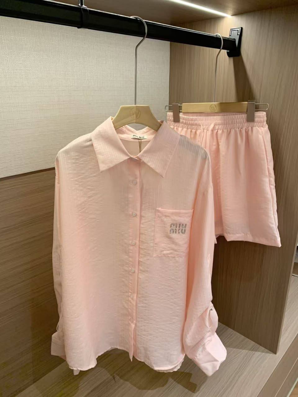 MIU MIU
Super Master quality
Sizes:S M L

450 dhs🇦🇪🇦🇪🇦🇪

Zain308
♥️♥️♥️