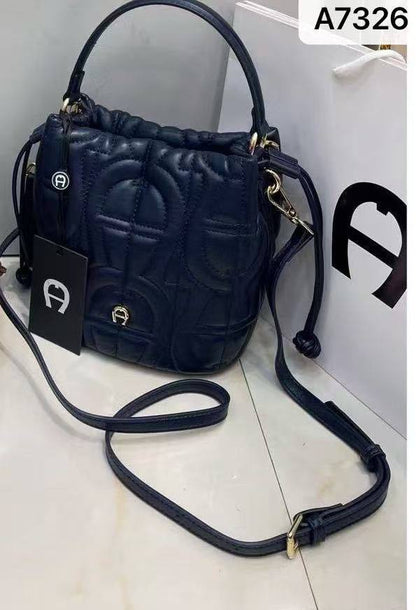 Aigner 

with box
🎁🎁🎁

110 dhs✅

Zain143
♥️♥️♥️