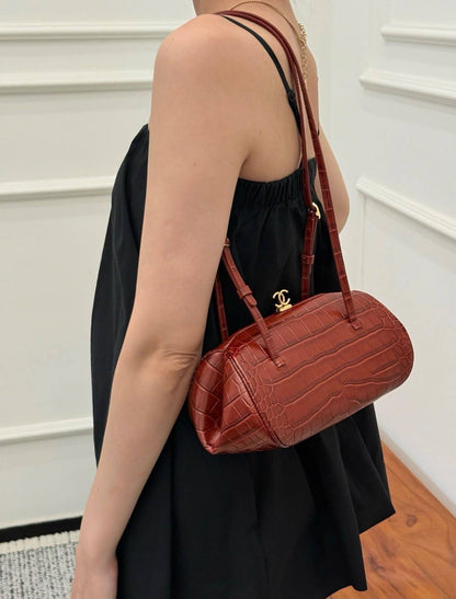 Chanel

21cm
320 dhs🇦🇪🇦🇪

Zain297
♥️♥️♥️