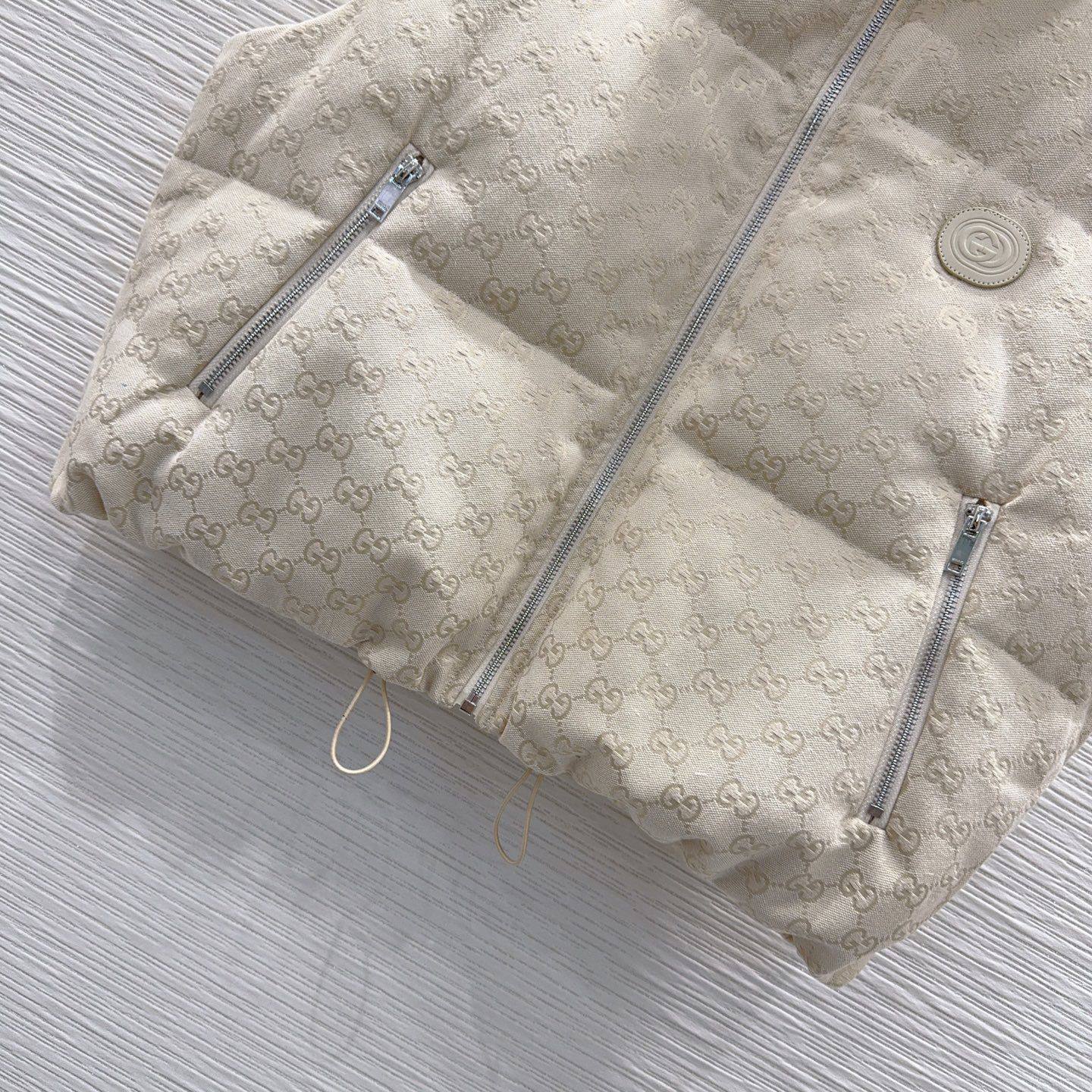GUCCI
Women’s Sleevless Jacket
Master Quality 
SML
420 dhs❣️

Zain276
♥️♥️♥️