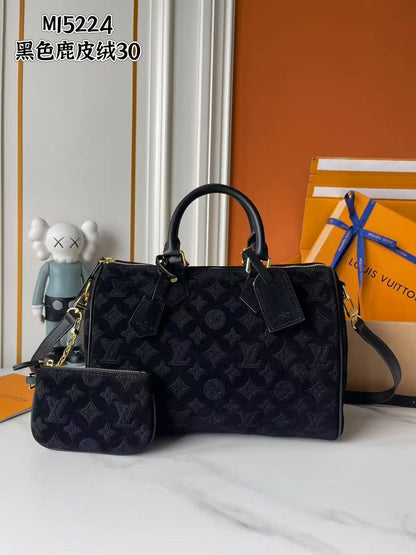 LV  COPY 1

SIZE 30CM   
285 dhs🇦🇪🇦🇪

Zain244
♥️♥️♥️