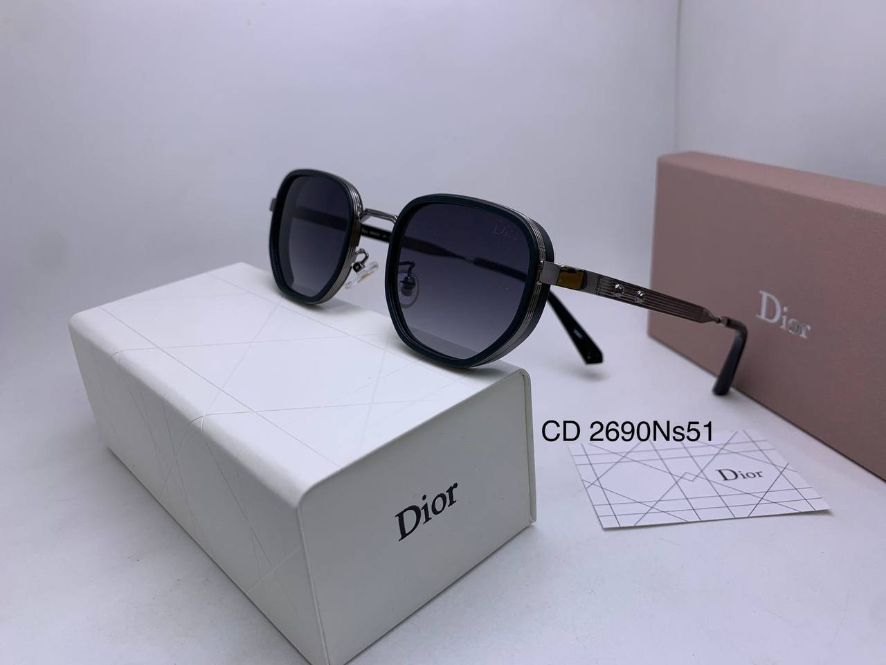 Dior
70 dhs✅

Zain126
♥️♥️♥️