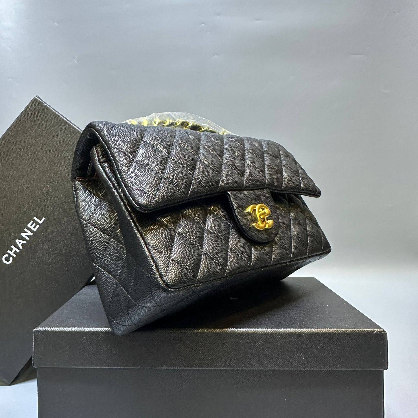 CHANEL
 GOOD QUALITY 
WITH BOX
125 dhs🇦🇪

Zain39
💓💓💓