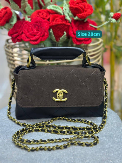 Chanel
Good quality 

with box 🎁🎁🎁

95 dhs🇦🇪

Zain186
♥️♥️♥️