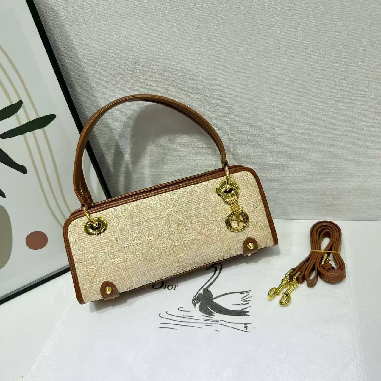 DIOR
Best quality with box
120 dhs💓
size 28CM

Zain290
♥️♥️♥️
