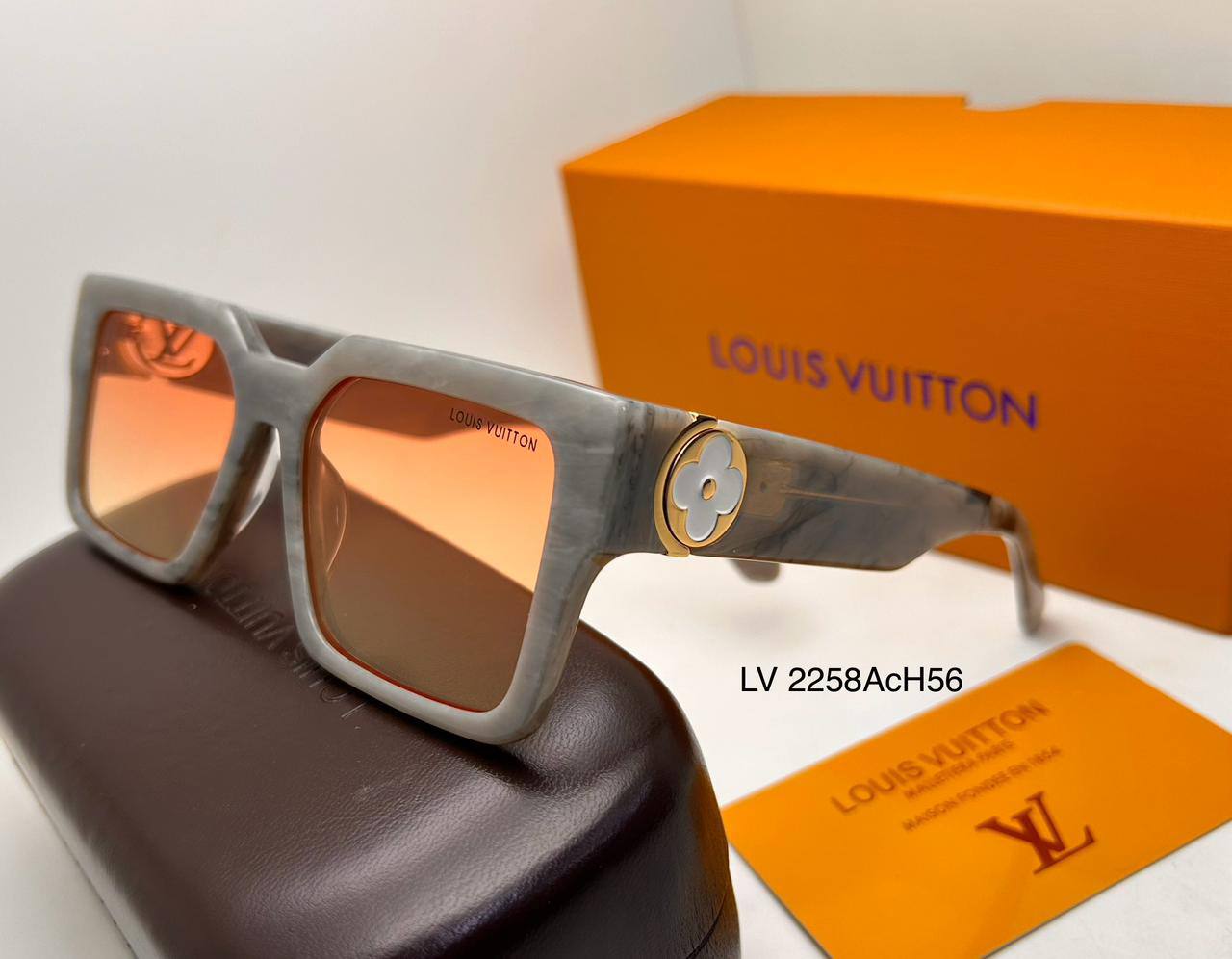 LV
Men’s master quality 
180 dhs❣️

Zain126
♥️♥️♥️