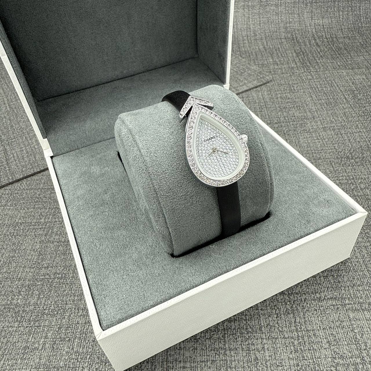 Chanel
55 dhs✅

Zain45
♥️♥️♥️