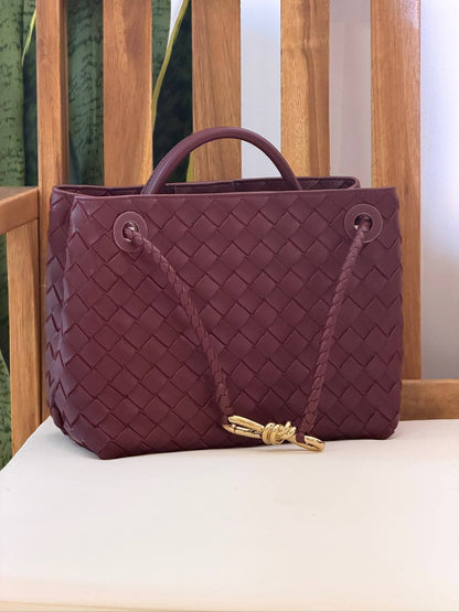 BOTTEGA VENETA💫
VIP Quality ⚡️
Original Packing 🎁
Size 25CM📏
For Price 👇 WhatsApp✅
0568585901 
0507557372
0552275751 Owner Zain 👌

Zain321
♥️♥️♥️