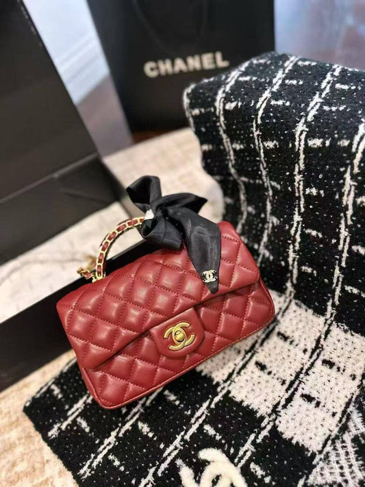Chanel 
Master
260 dhs❣️

#19cm
#with box🎁🎁🎁

Zain218
♥️♥️♥️